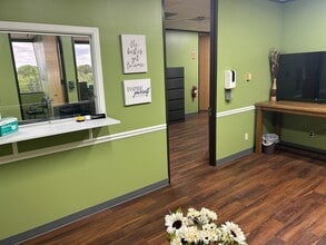 8200 Wednesbury Ln, Houston, TX for lease Building Photo- Image 2 of 2