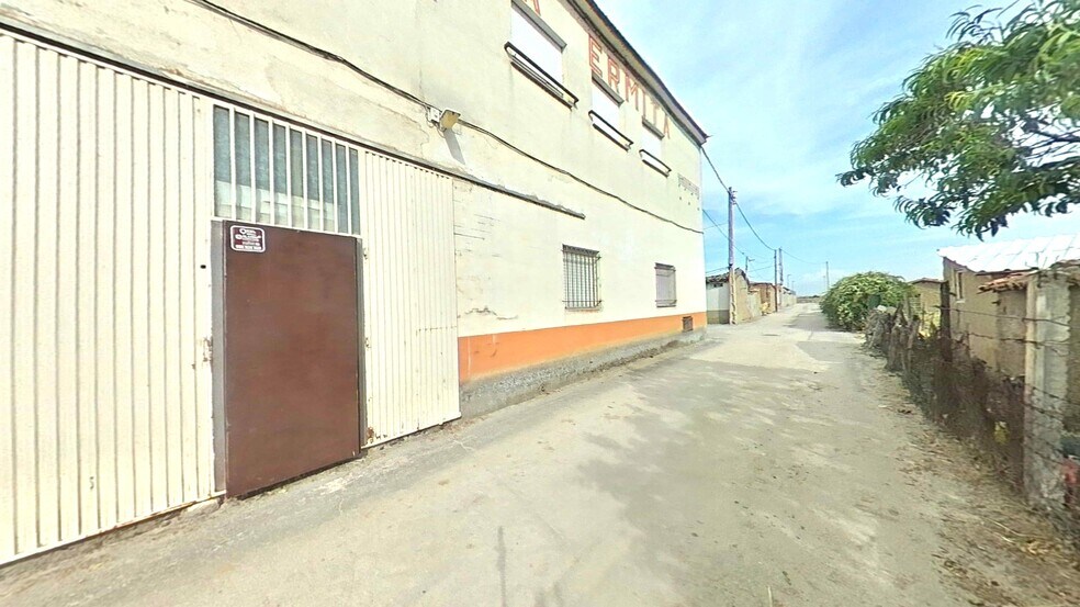Industrial in Alaraz for sale - Building Photo - Image 1 of 33