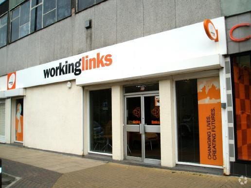 16-18 Red Lion St, Burnley for lease - Building Photo - Image 2 of 8