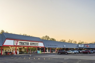 More details for 370 Downtowner Plz, Coshocton, OH - Retail for Lease