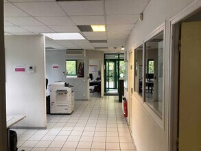 9 Rue Isaac Newton, Mitry-Mory for lease Interior Photo- Image 1 of 7