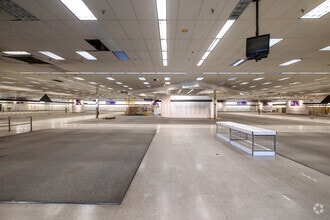 7011 W Central Ave, Wichita, KS for lease Interior Photo- Image 2 of 14