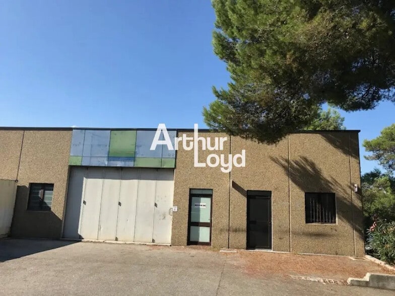 Flex in Vallauris for lease - Building Photo - Image 1 of 3