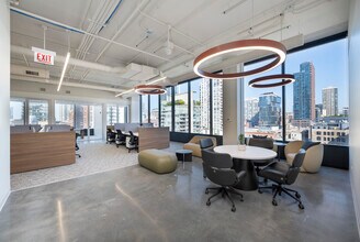 448 N LaSalle Dr, Chicago, IL for lease Interior Photo- Image 2 of 9
