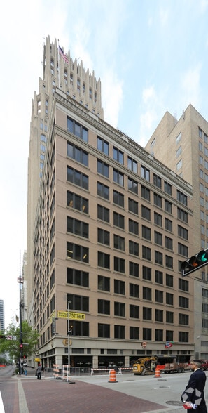 900 Capitol St, Houston, TX for lease - Building Photo - Image 3 of 9