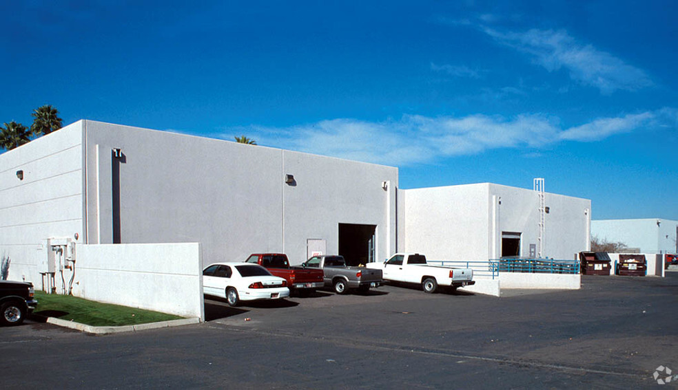 2611 S Roosevelt St, Tempe, AZ for lease - Building Photo - Image 2 of 7