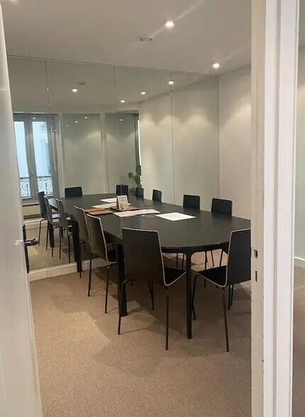 Office in Paris for lease - Interior Photo - Image 3 of 5