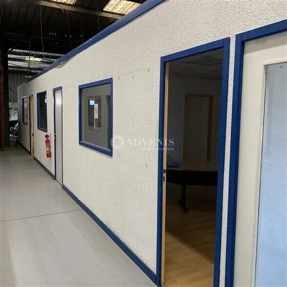 Office in  for lease - Interior Photo - Image 1 of 3