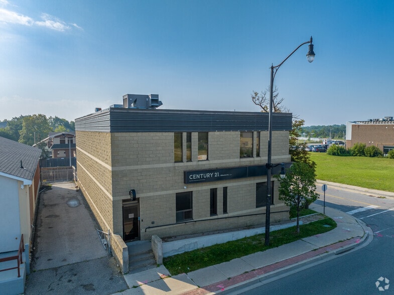181 Queen St E, Brampton, ON for sale - Primary Photo - Image 1 of 8