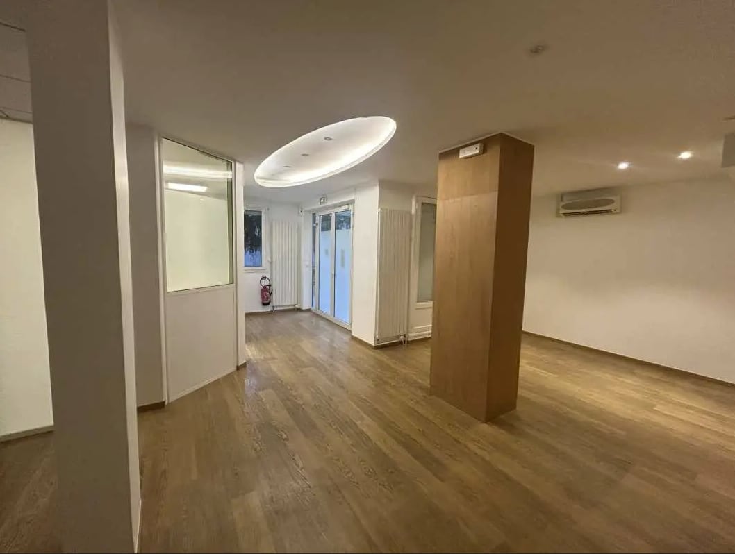 39 Rue De Lourmel, Paris, PAR 75015 - Unit 01 - - Interior Photo - Image 1 of 4