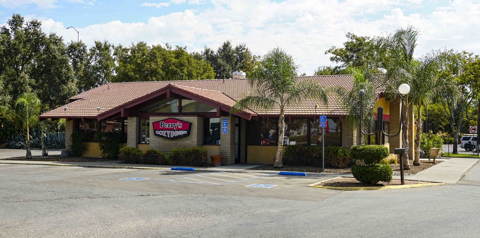 590 N East St, Woodland, CA for sale - Building Photo - Image 1 of 1