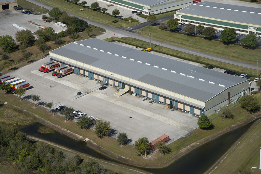 5030 Gateway Blvd, Lakeland, FL for lease - Building Photo - Image 3 of 3