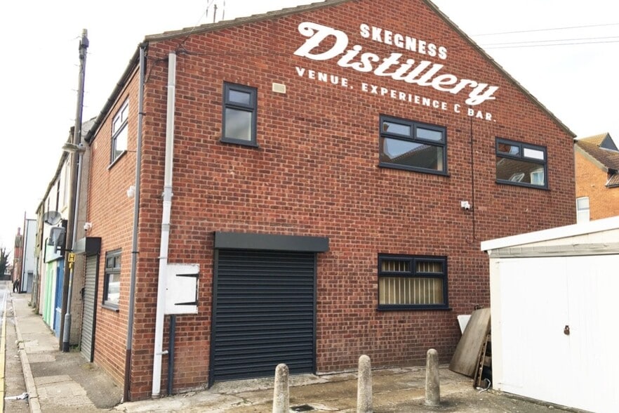 36 Prince George St, Skegness for sale - Building Photo - Image 2 of 17