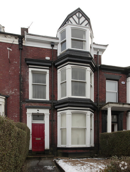 9-11 Chorley New Rd, Bolton for sale - Primary Photo - Image 1 of 2