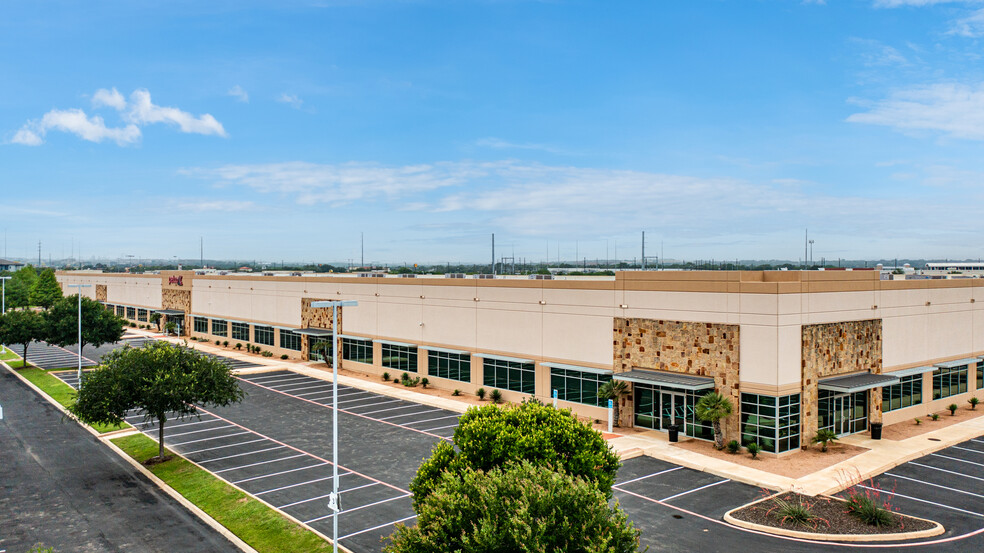 654 Richland Hills Dr, San Antonio, TX for lease - Building Photo - Image 1 of 13