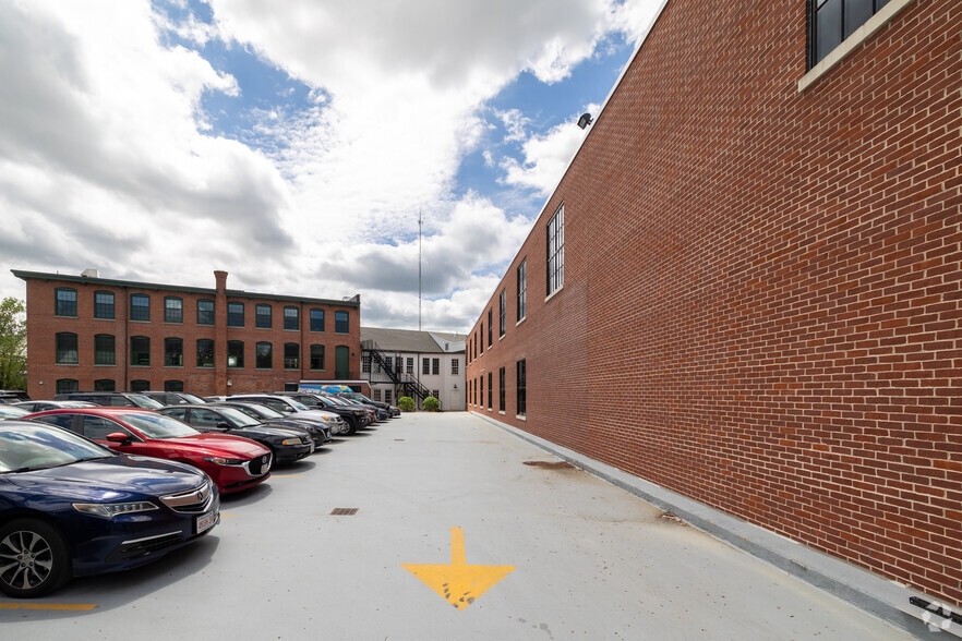 1234 Chestnut St, Newton, MA for lease - Building Photo - Image 3 of 6