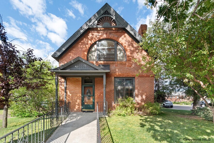 2103 Evans Ave, Cheyenne, WY for lease - Primary Photo - Image 1 of 15