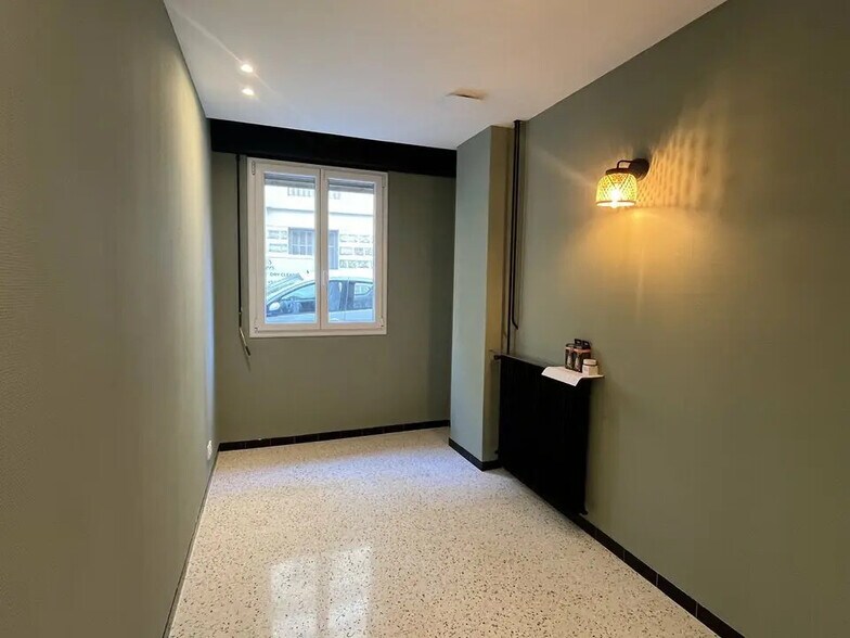 Office in Nice for lease - Interior Photo - Image 3 of 6