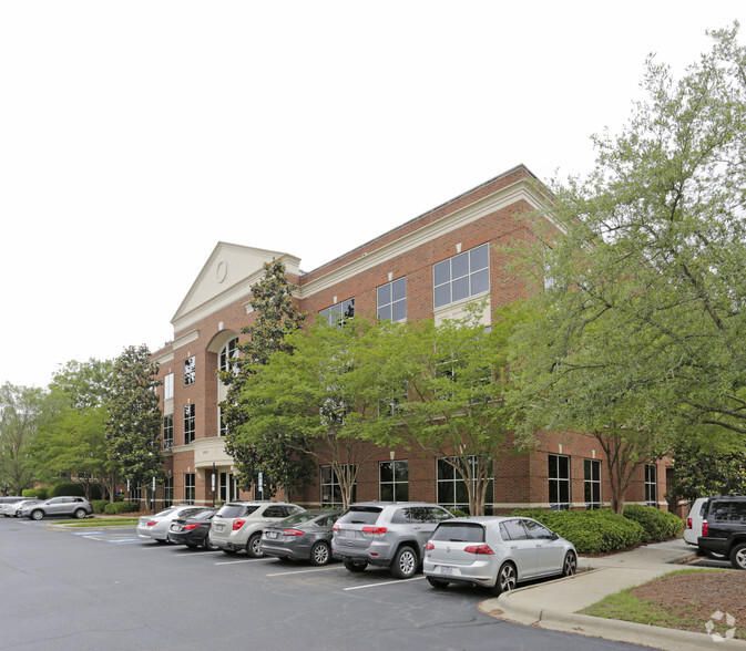 10720 Sikes Pl, Charlotte, NC for lease - Building Photo - Image 1 of 38