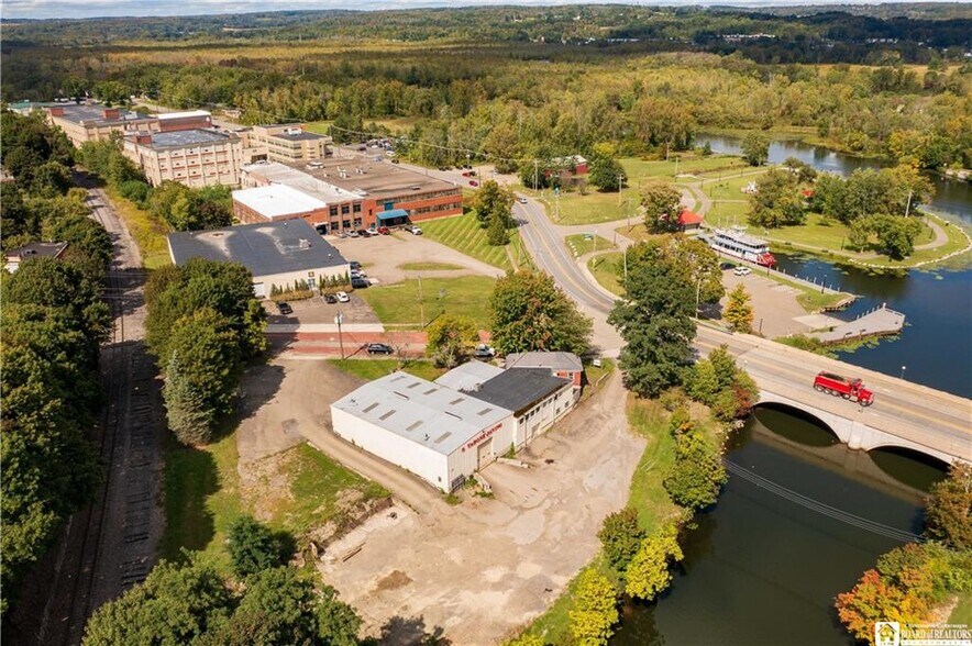 145 Fairmount Ave, Jamestown, NY for sale - Building Photo - Image 1 of 16