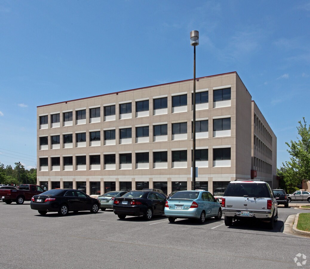 6701 Airport Blvd, Mobile, AL 36608 D