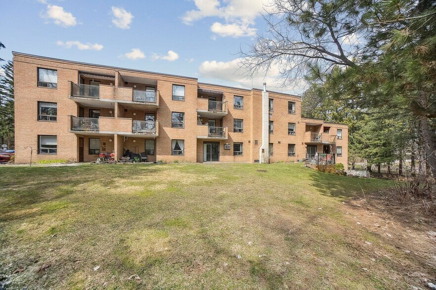 52 Sulphur Springs Rd, Ancaster, ON for sale - Building Photo - Image 2 of 3