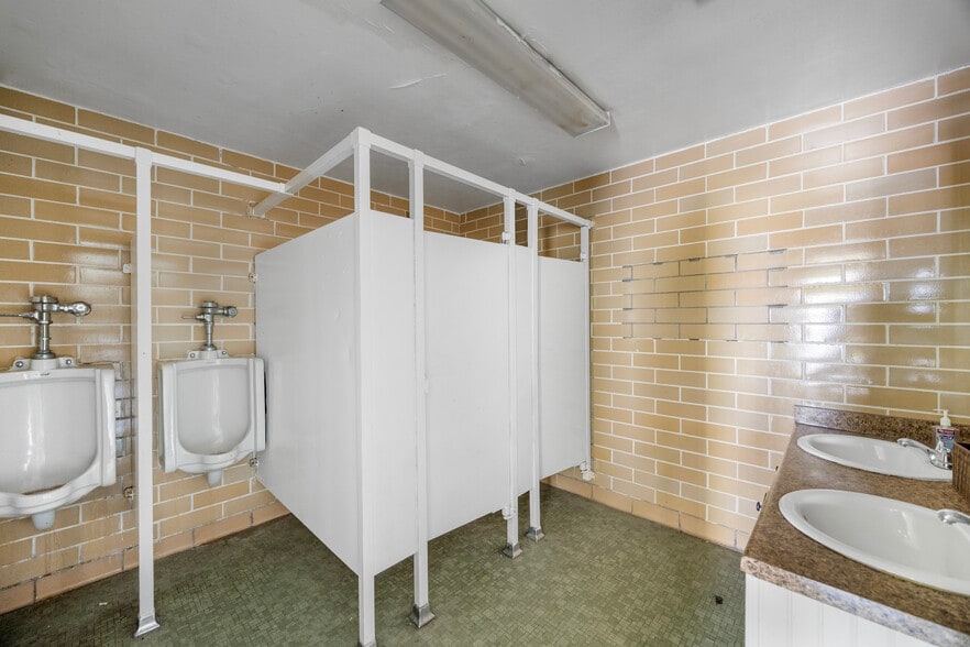 3801 Garrow St, Houston, TX for sale - Building Photo - Image 3 of 19
