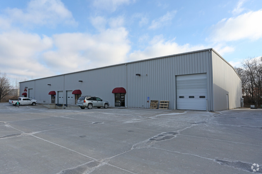 1150 W 151st St, Olathe, KS for lease - Building Photo - Image 3 of 13