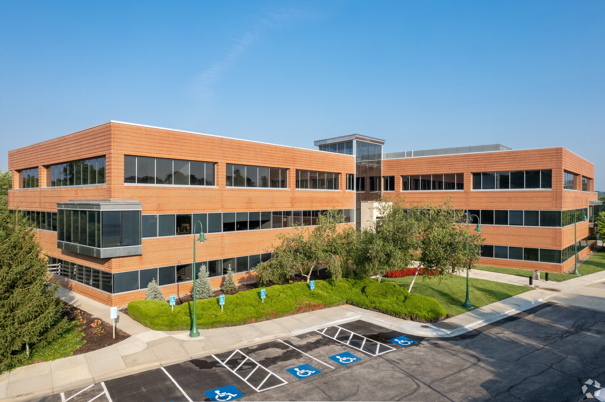 11150 Overbrook Rd, Leawood, KS for sale Primary Photo- Image 1 of 1