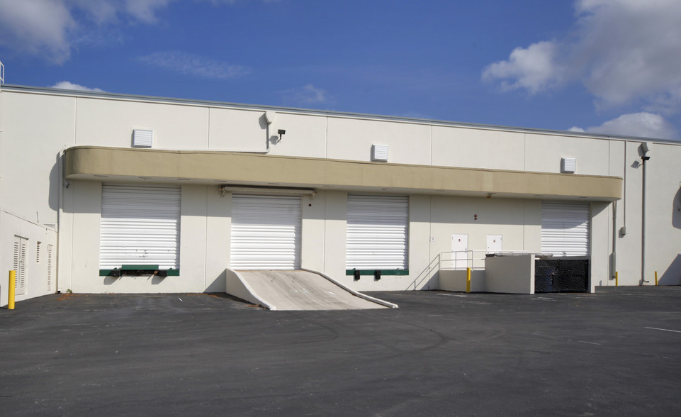 5535-5545 NW 35th Ave, Fort Lauderdale, FL for lease - Building Photo - Image 3 of 8