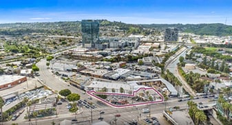 Washington Plaza - Pub