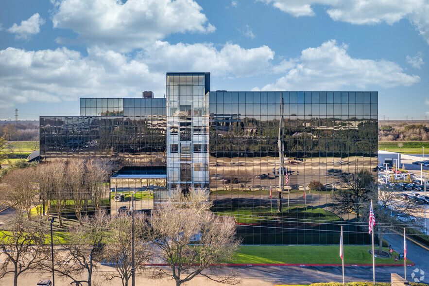 15915 Katy Fwy, Houston, TX for lease - Building Photo - Image 3 of 25