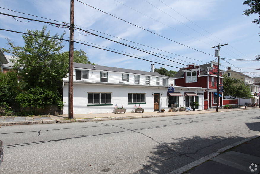 161-163 Water St, Stonington, CT for lease - Primary Photo - Image 1 of 21