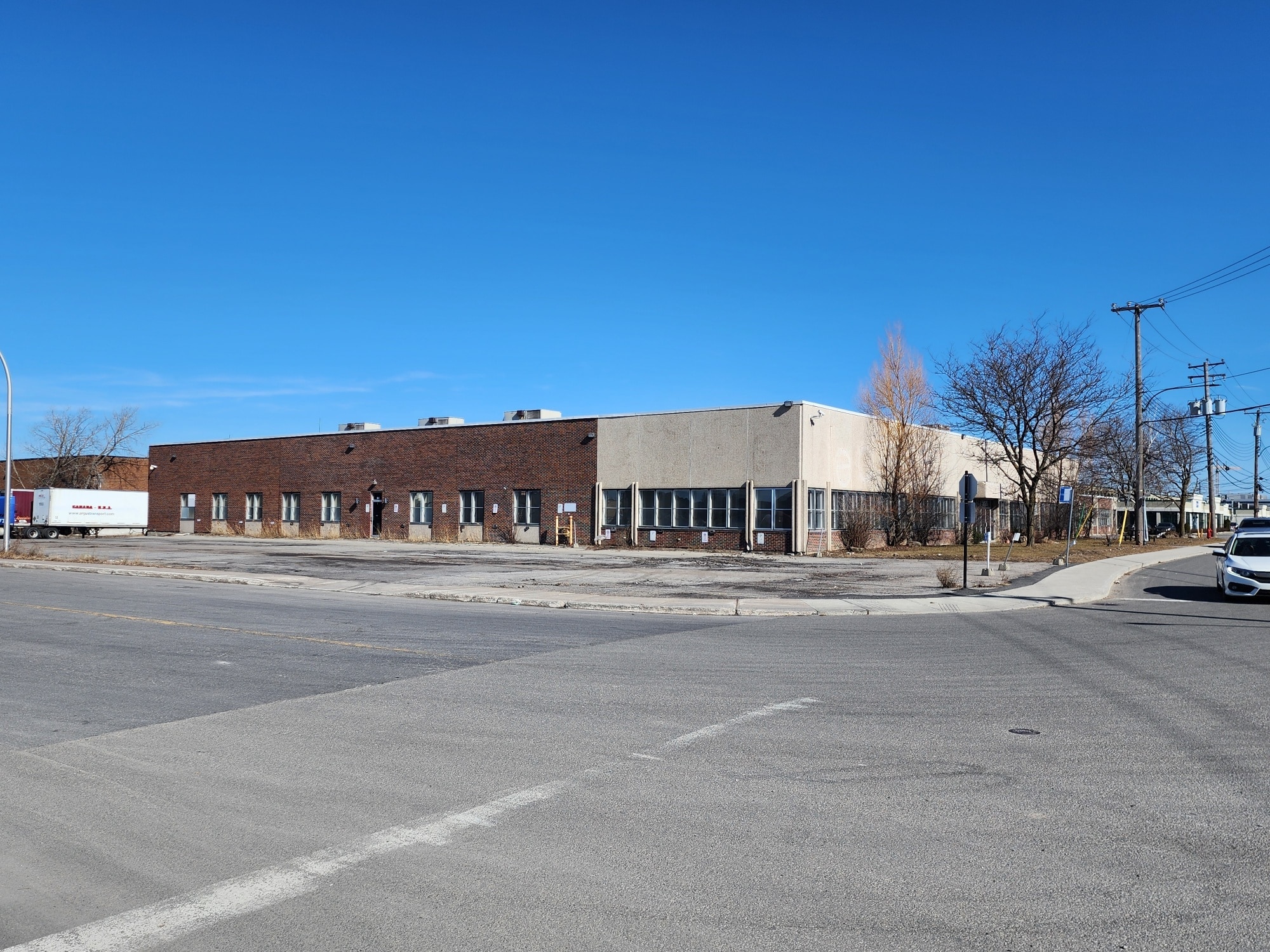 5655-5695 Rue Ferrier, Mont-Royal, QC for sale Building Photo- Image 1 of 10