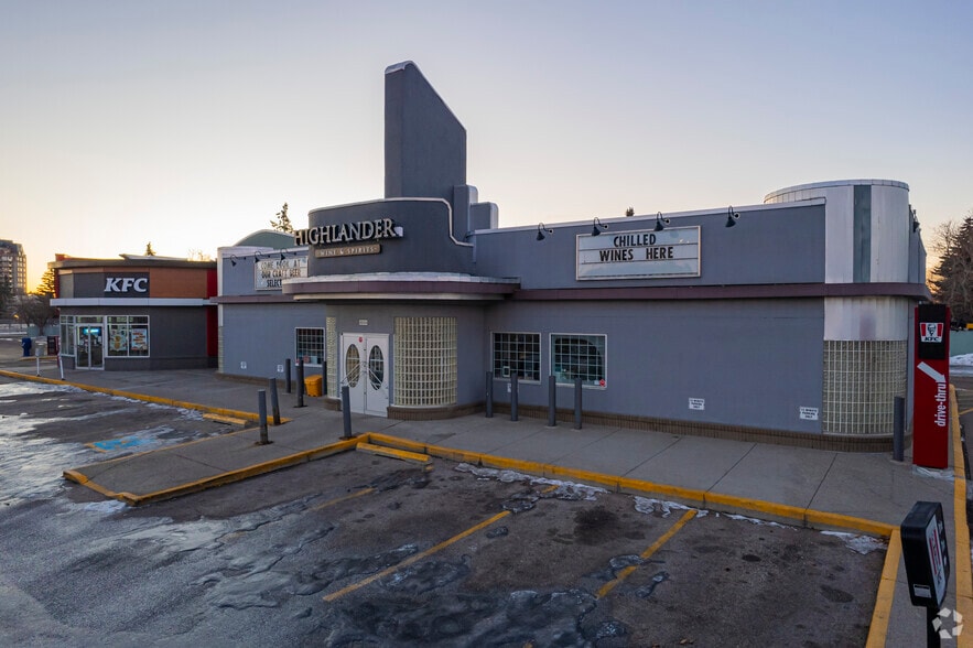 2025-2033 16th Ave NW, Calgary, AB for lease - Building Photo - Image 2 of 6