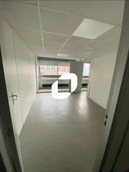 199-201 Rue Colbert, Lille for lease - Interior Photo - Image 3 of 17