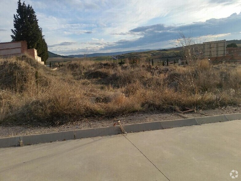 Calle de la Iglesia, 16, Tórtola de Henares, Guadalajara for sale - Building Photo - Image 2 of 3