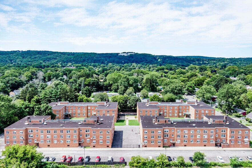 161 Ballantyne Rd, Syracuse, NY 13205