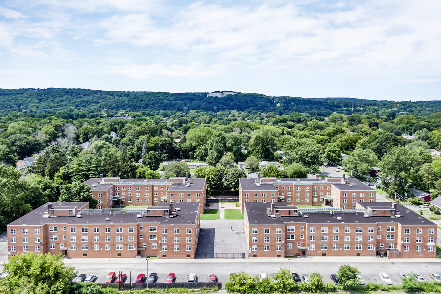 161 Ballantyne Rd, Syracuse, NY for sale - Primary Photo - Image 1 of 34