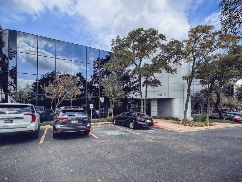 12012 Technology Blvd, Austin, TX for lease - Building Photo - Image 1 of 5