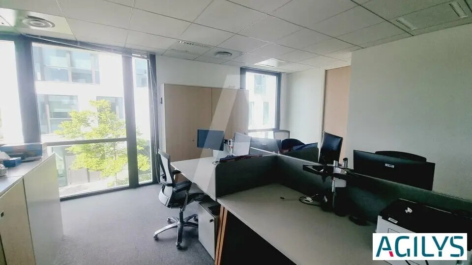 Office in Massy for lease - Interior Photo - Image 3 of 10