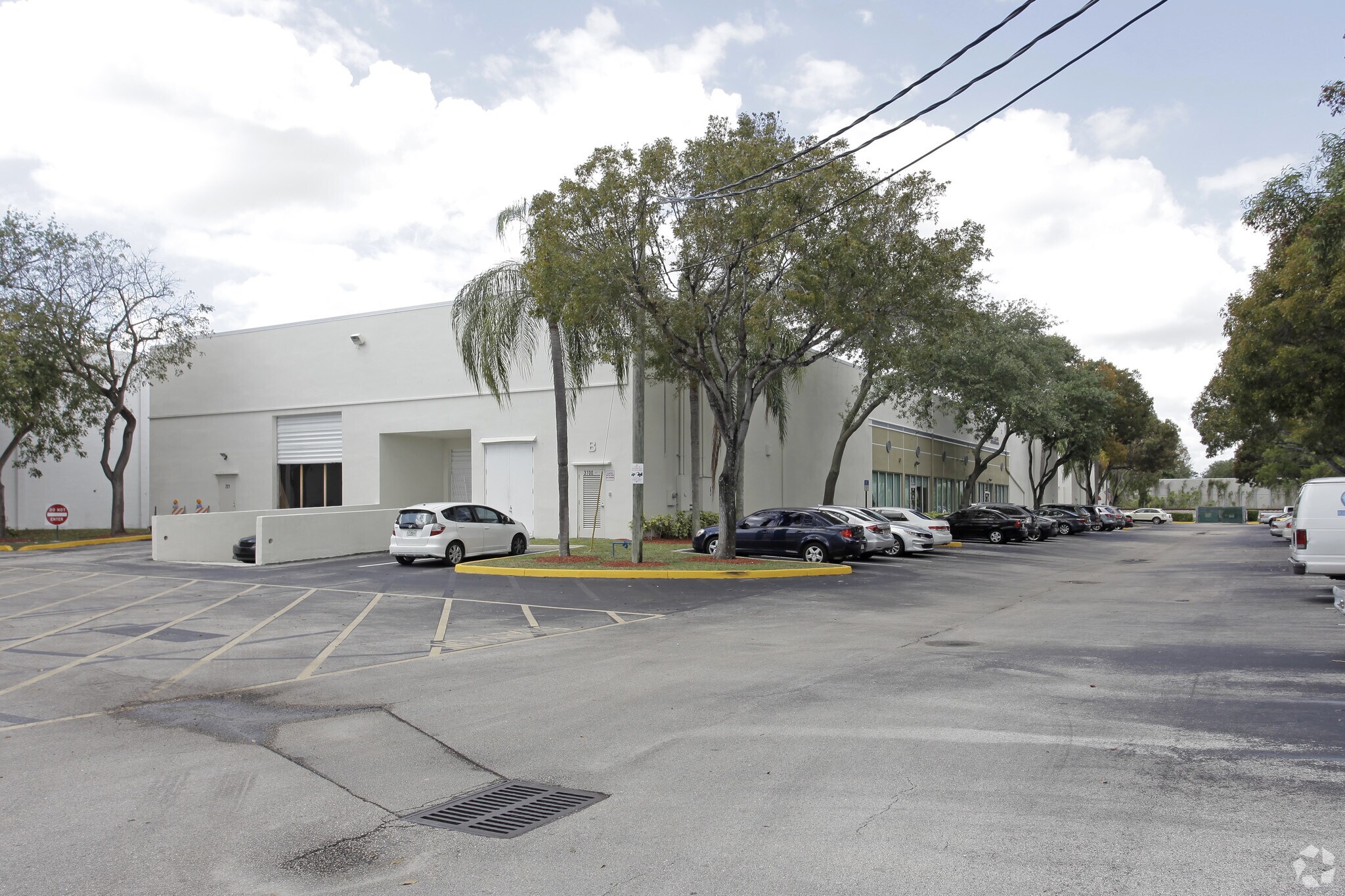 3700 N 29th Ave, Hollywood, FL for lease Building Photo- Image 1 of 7
