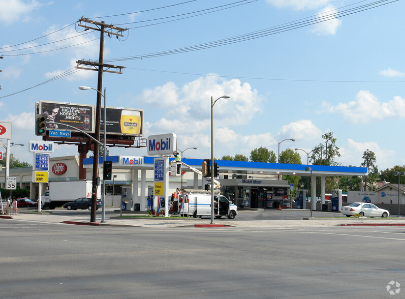 5560 Van Nuys Blvd, Sherman Oaks, CA for sale - Primary Photo - Image 2 of 31