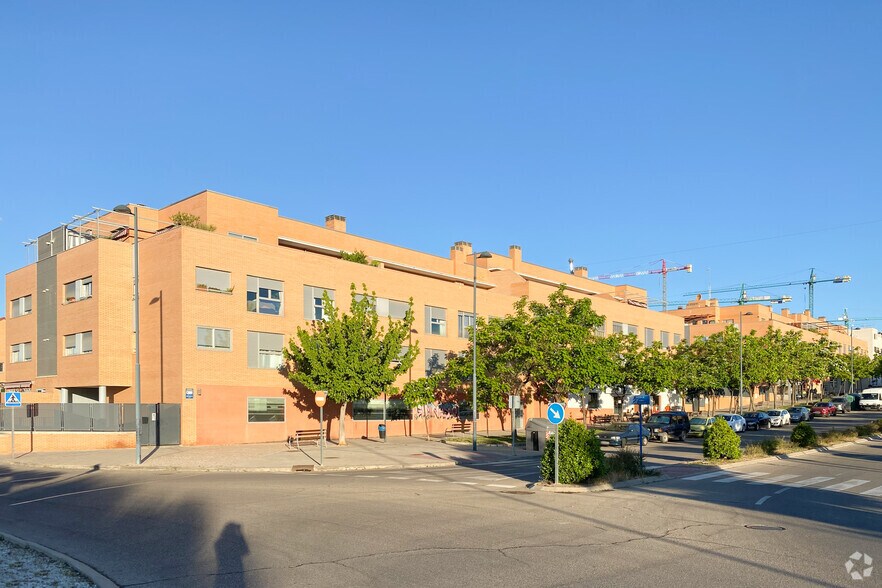 Avenida Isabela Braganza, 1, Villalbilla, Madrid for sale - Primary Photo - Image 1 of 1