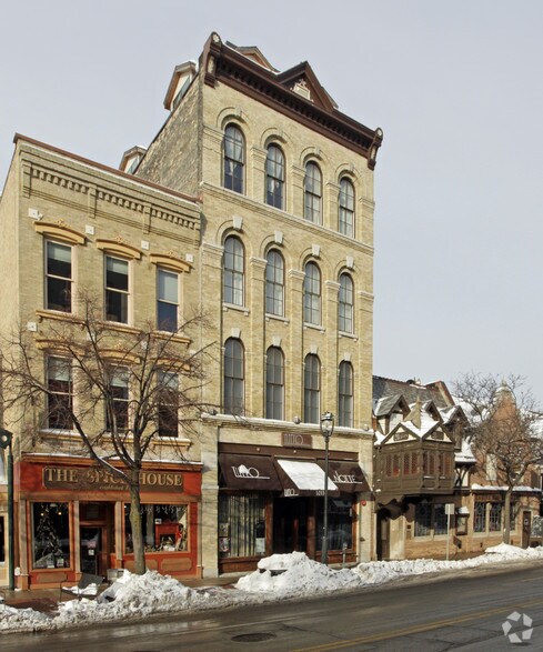 1033 N Old World Third St, Milwaukee, WI for sale - Primary Photo - Image 1 of 1