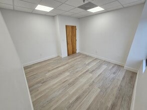 12550 Biscayne Blvd, North Miami, FL for lease Interior Photo- Image 2 of 4