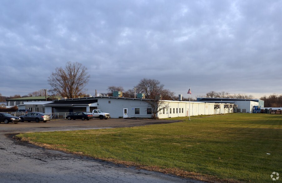 738740 W Cypress St, Square, PA 19348