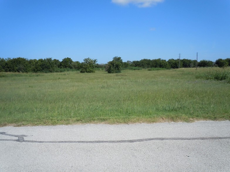 Dove Crossing Ln, Navasota, TX for sale - Building Photo - Image 1 of 1