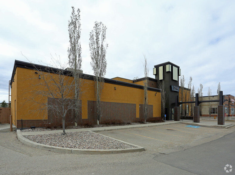 13687 St Albert Trl, Edmonton, AB for lease - Building Photo - Image 2 of 2