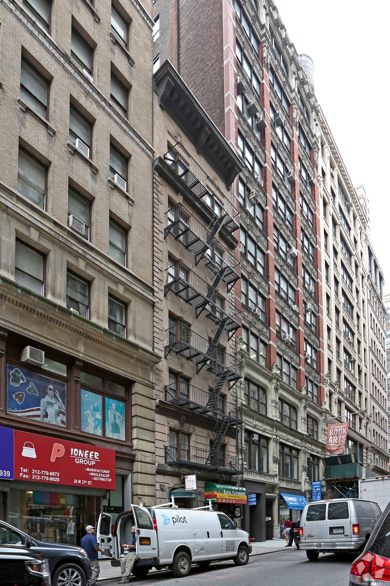 26 W 27th St, New York, NY for lease Building Photo- Image 1 of 4